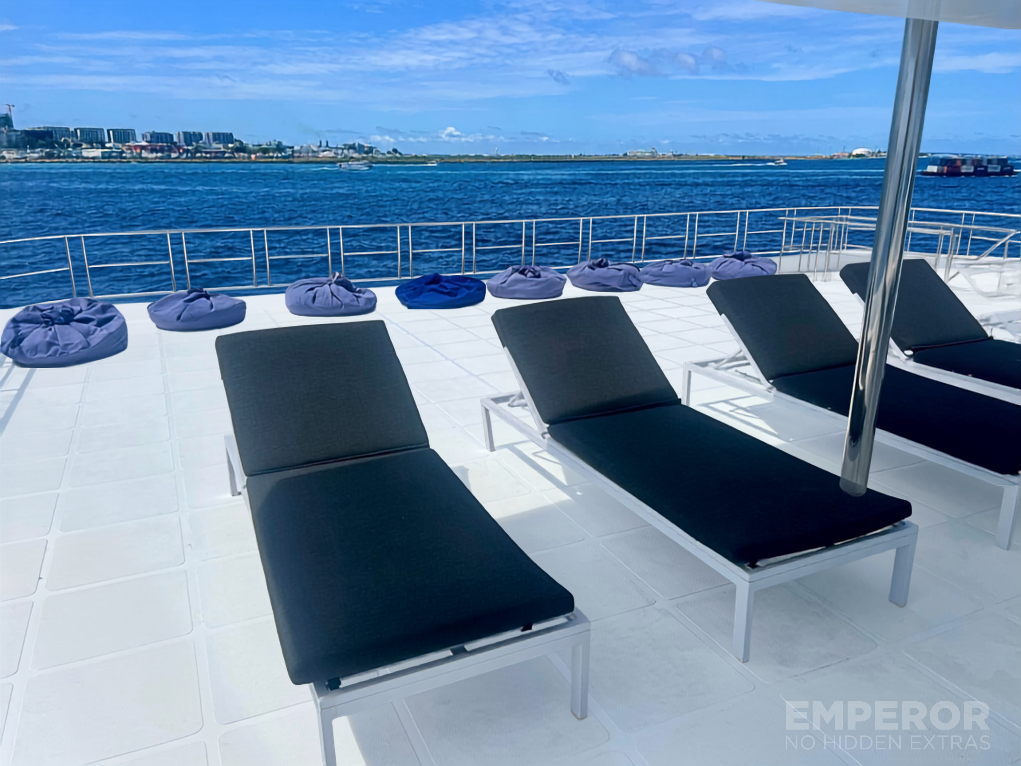 Sundeck Loungers.png