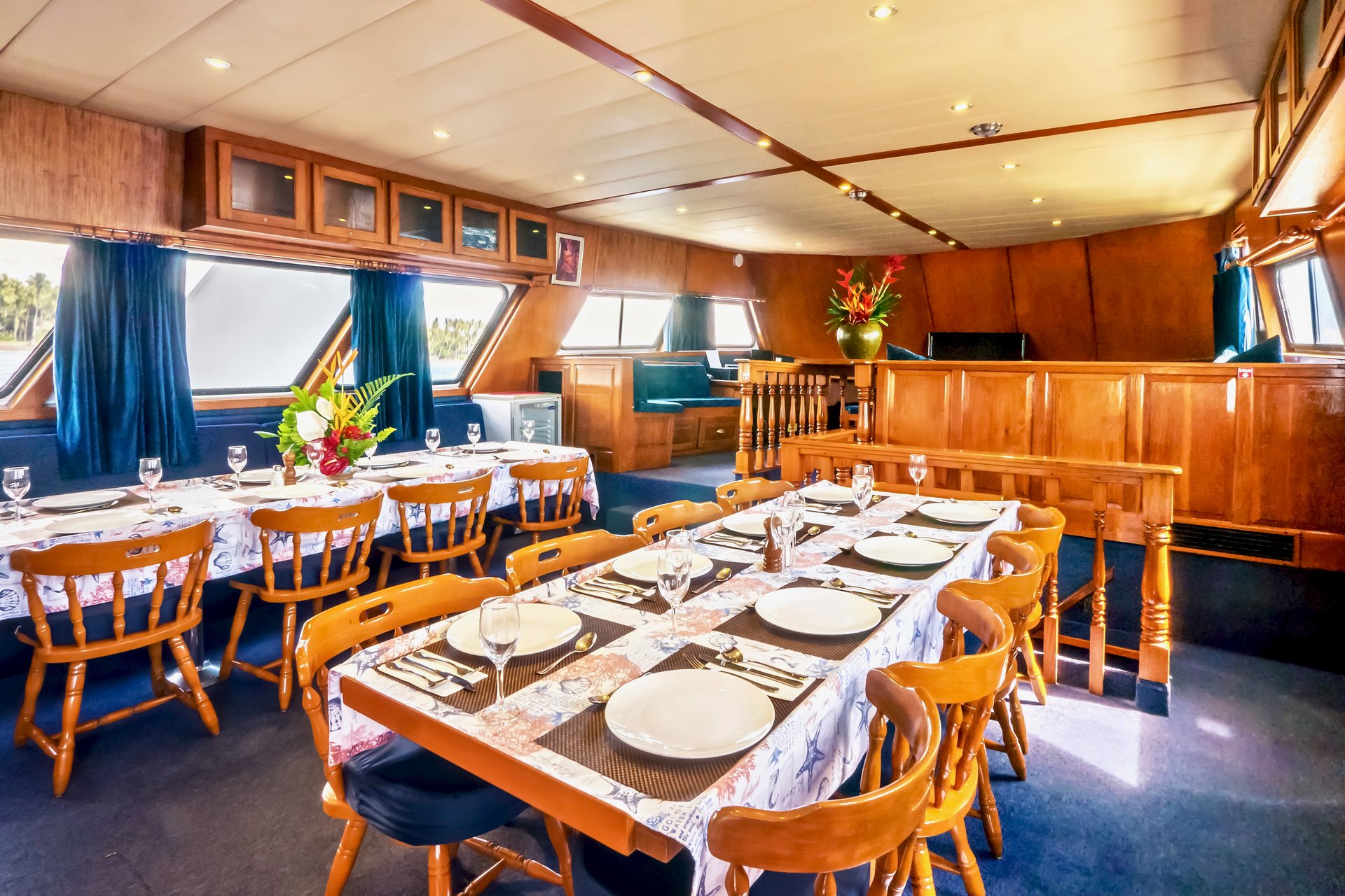 Salón interior y comedor