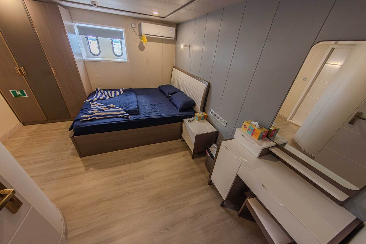 Serenity-Lower-Deck-Double-cabin-2-1.jpg