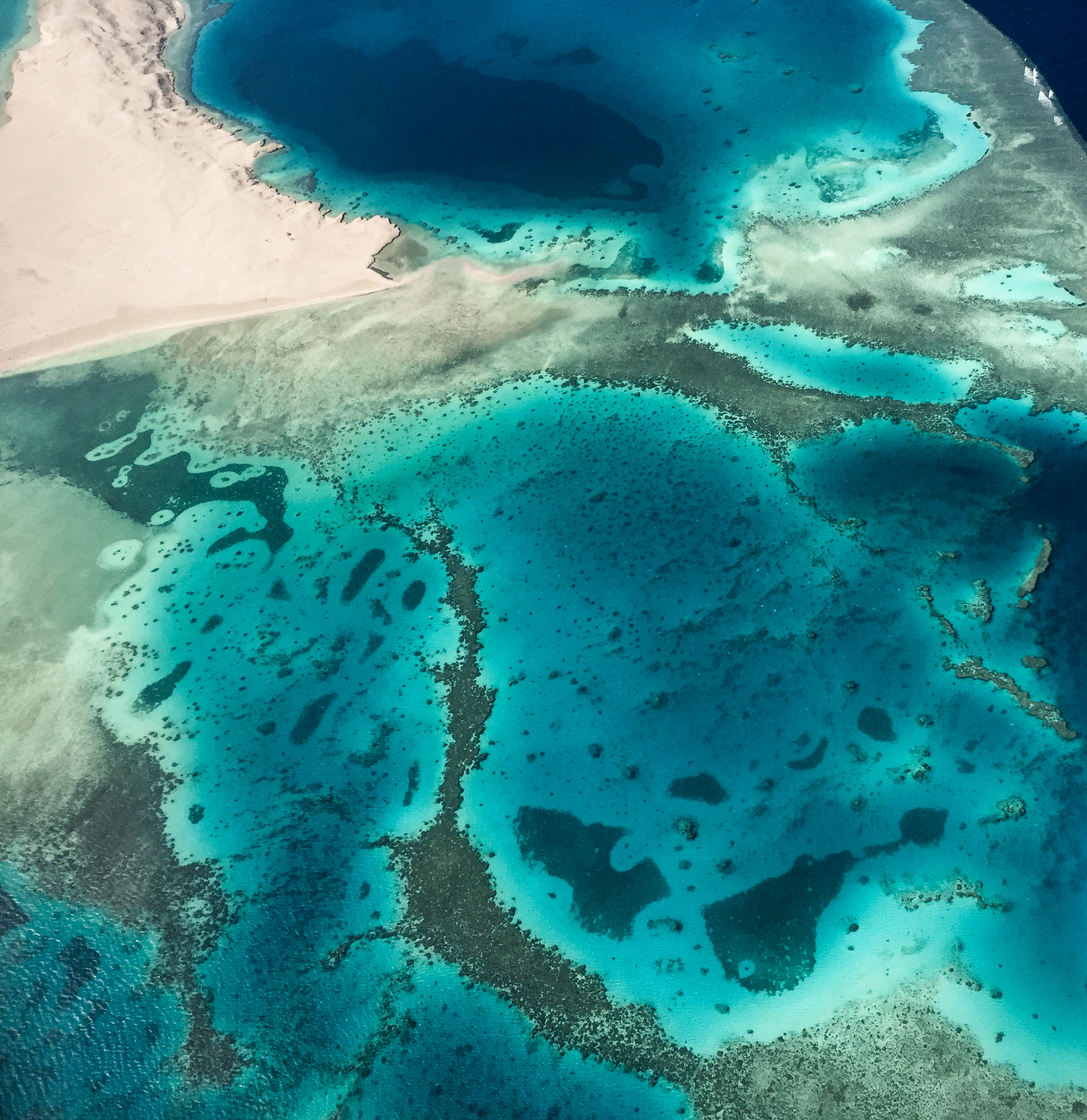 red sea view from the plane 2026 03 26 10 02 57 utc